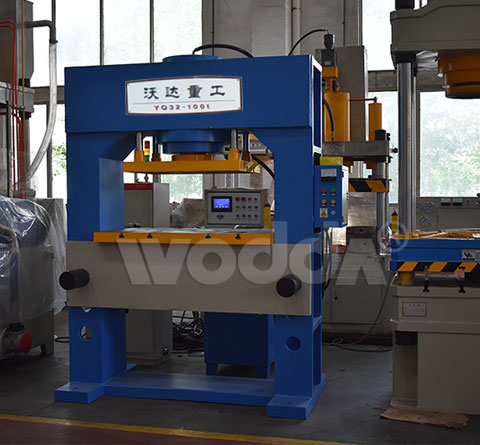 200噸龍(long)門液壓機(jī)-框架式龍(lóng)門液壓機(jī)