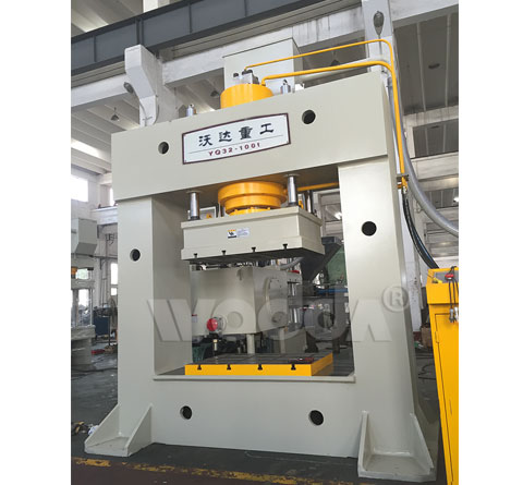 200噸大跨徑(jing)龍門液壓(ya)機