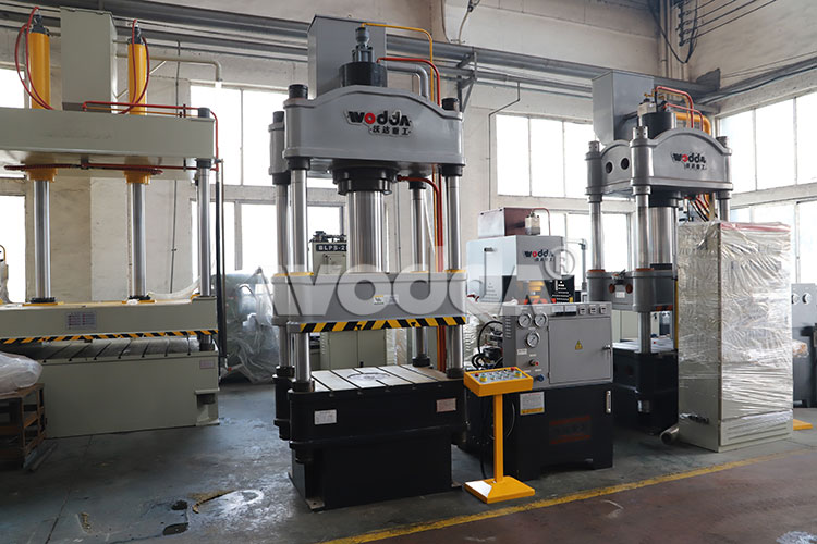 200T三梁四柱液壓機生産廠家 200T三梁四柱液壓機生産廠家