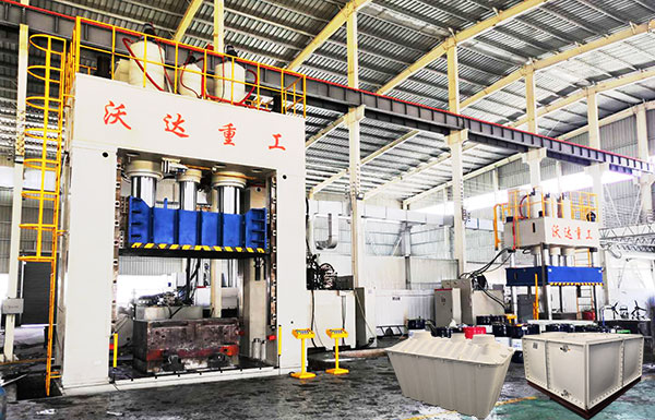 2000噸液壓機模(mó)壓SMC玻璃鋼化糞(fen)池視頻