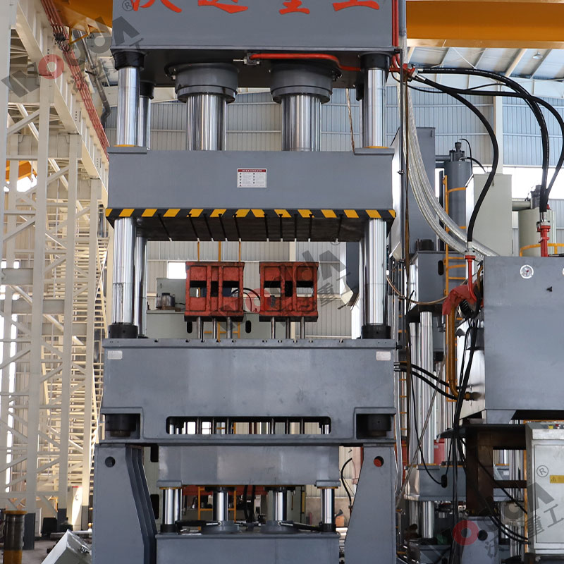 雙缸1000噸四柱液壓機機身 雙缸1000噸四柱液壓機機身