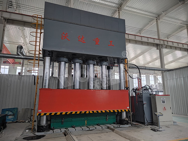 2500噸複合材料成型液壓機 2500噸複合材料成型液壓機