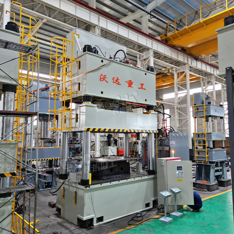 1500噸液壓機車間調試 1500噸液壓機車間調試