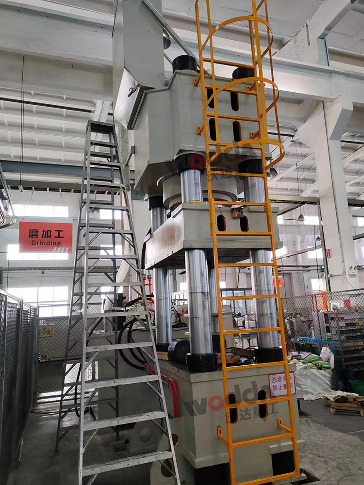 1000噸粉末成型壓力機 1000噸粉末成型壓力機