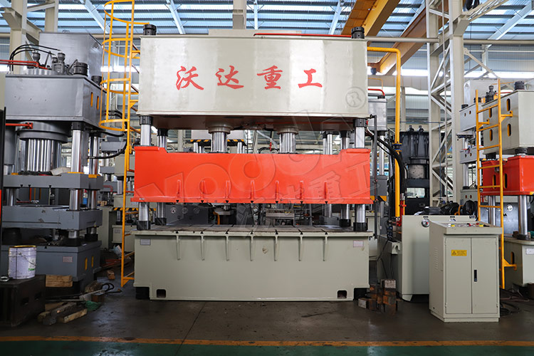 315噸汽車内飾件液壓機台面3000*1800mm