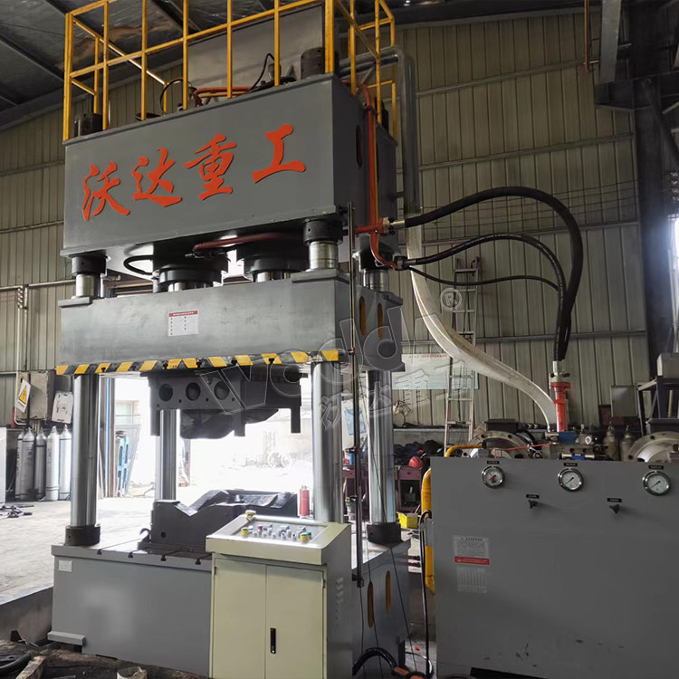 800噸四柱液壓機(闆材壓型) 800噸四柱液壓機(闆材壓型)