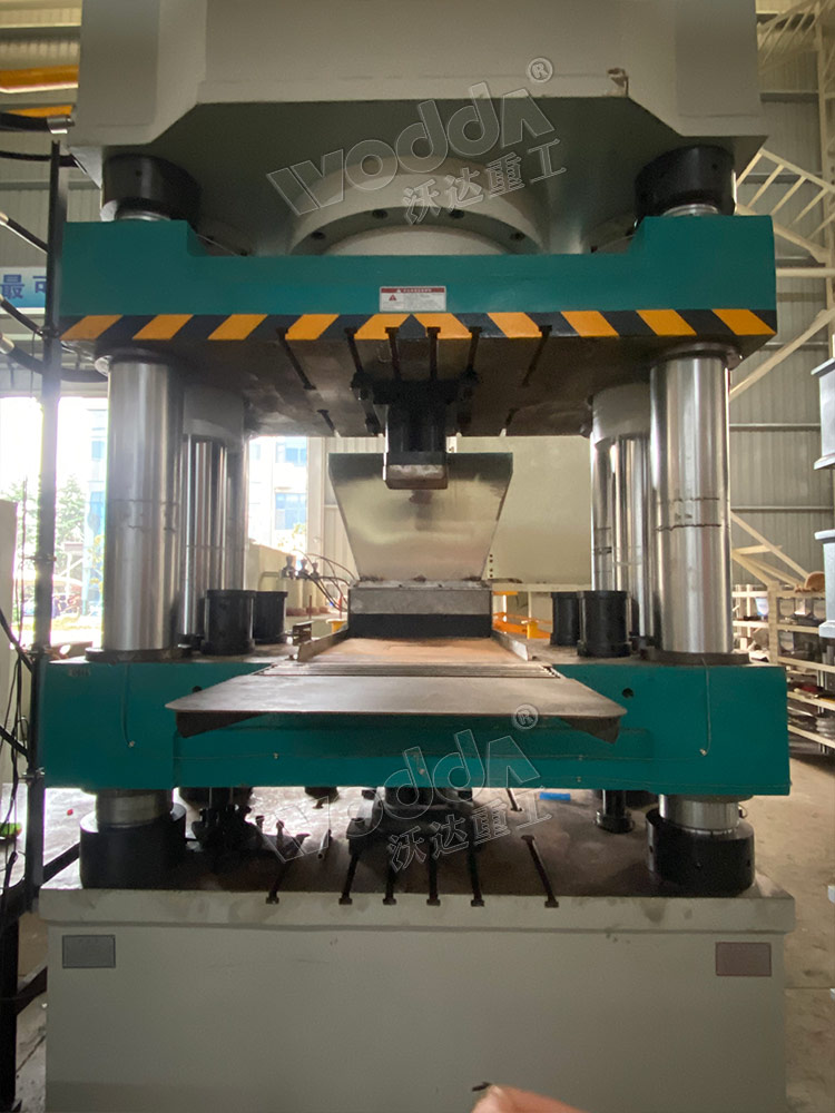 800噸鹽磚機工作台 800噸鹽磚機工作台