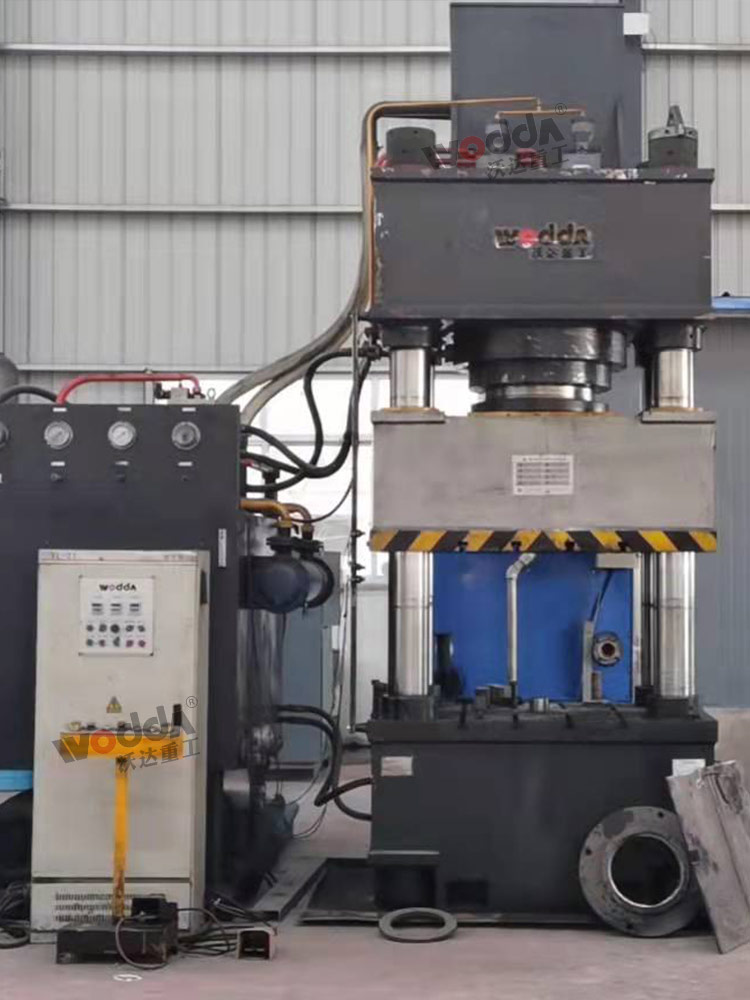 1000噸熱模鍛液壓機 1000噸熱模鍛液壓機