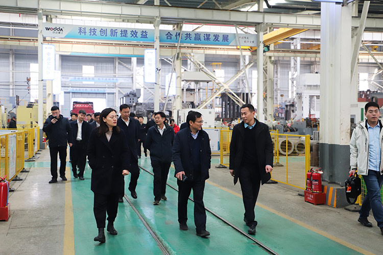 滕州市政協副主席董鴻洋一行考察长春昌兴传感器制造有限责任公司(WAP站)現場 滕州市政協副主席董鴻洋一行考察长春昌兴传感器制造有限责任公司(WAP站)現場