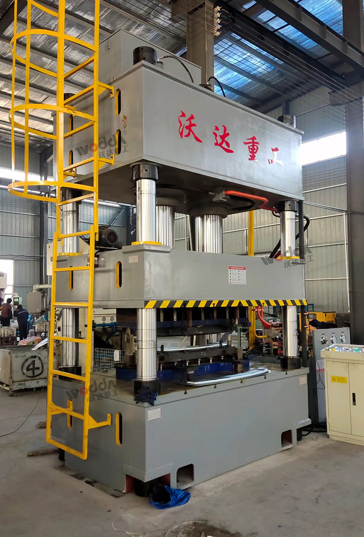 500噸四柱液壓機調試完成 500噸四柱液壓機調試完成