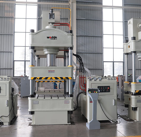 液(ye)壓機廠家(jiā)