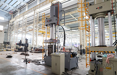 315噸耐火(huo)材料成(chéng)型液壓(ya)機