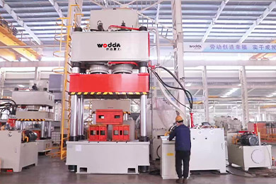 1000噸雙缸四(sì)柱三梁液壓機