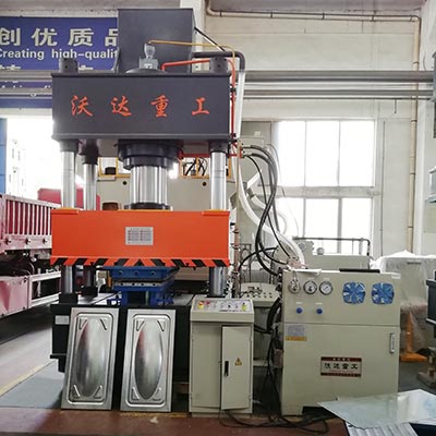 500噸(dun)不鏽鋼水箱闆成(chéng)型液壓機_四柱液(yè)壓機廠家