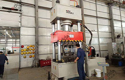 500噸(dun)汽車軸(zhou)承鍛造(zào)液壓機(ji)